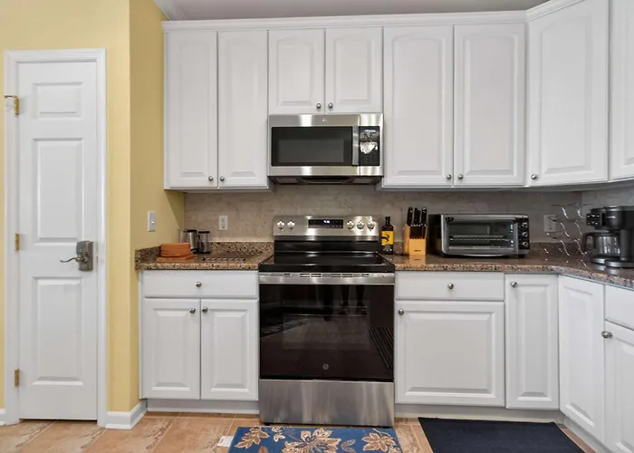 Apartment 6 Sunset Island Drive - *